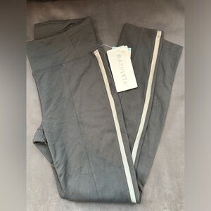 Athleta NWT metro 7/8 tights size M tall